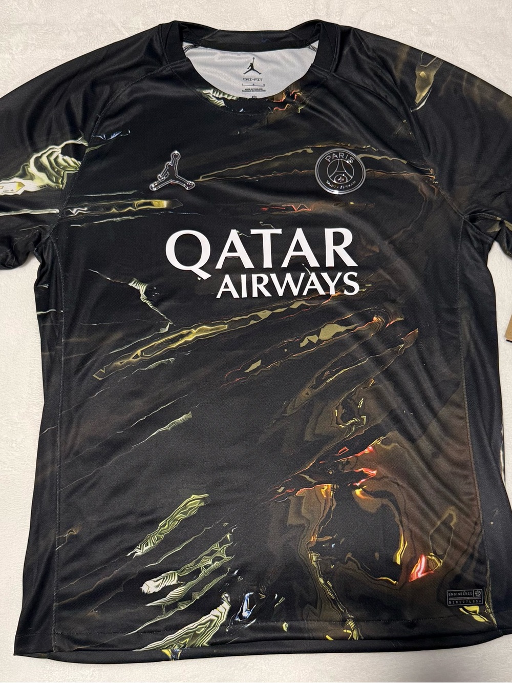 Paris Saint-Germain Black Qatar Airways Men's Short-Sleeve Jersey size Large.